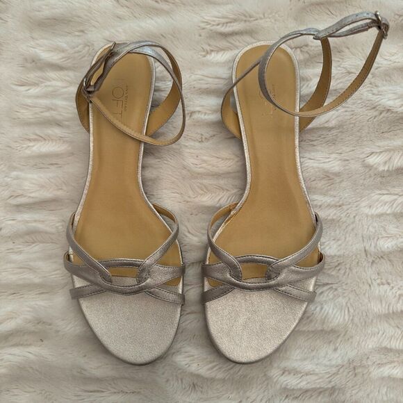 Ann Taylor Loft Silver Metallic Strappy Sandals - Picture 2 of 7